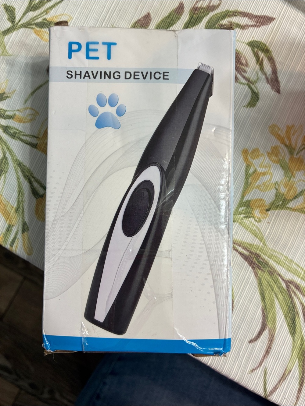 Black and White Dog Grooming Shaving Device